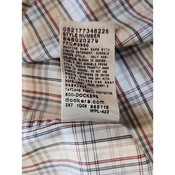 Dockers Shirt Size XL Men's Button Up Blue Red Checked Short Sleeve No Wrinkle - Picture 7 of 10